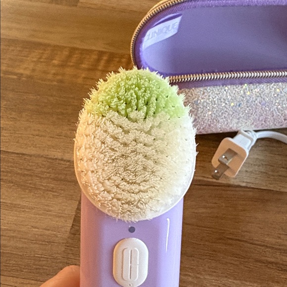 Clinique sonic brush - Picture 3 of 6